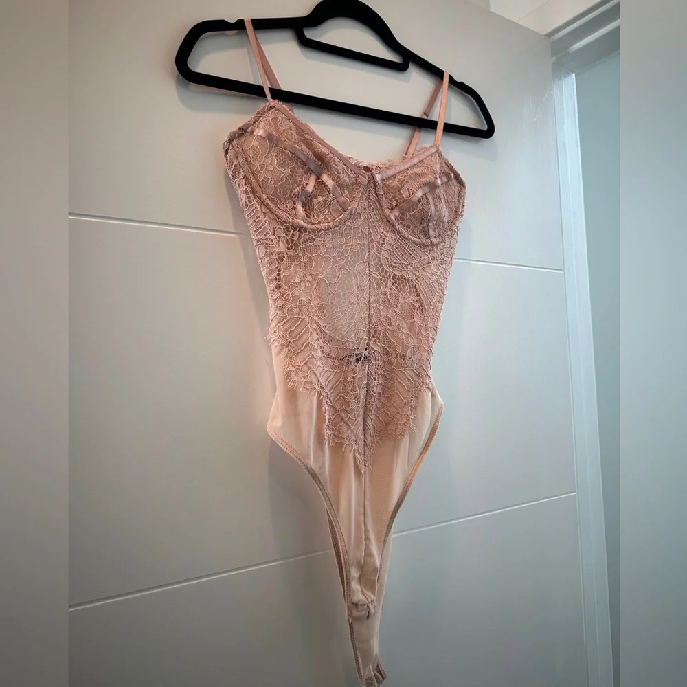 Bardot Superdown Britney Lace Bodysuit Pink Sheer Feminine Romantic | Size 6/S - Picture 11 of 17